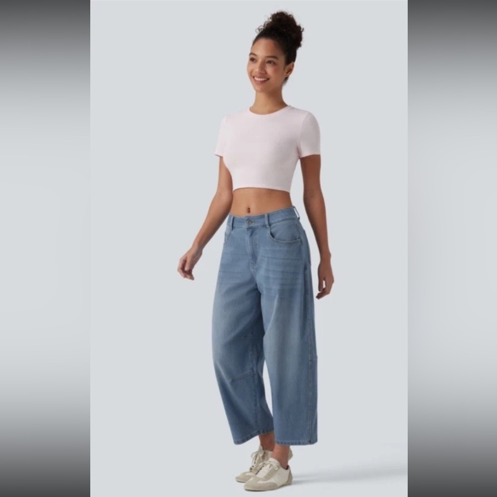 NWT Women’s Halara Barrel Leg High Rise Pull On Relaxed Stretch Jeans. Size XS